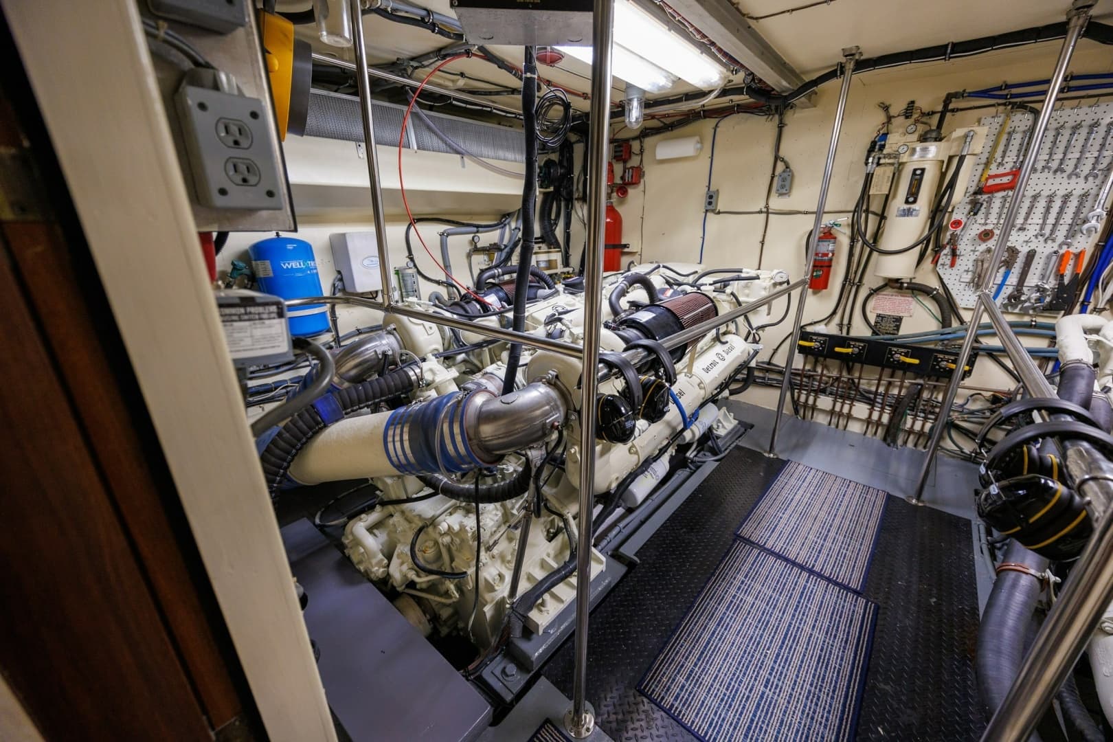 1989 Hatteras 74 Cockpit Motor Yacht