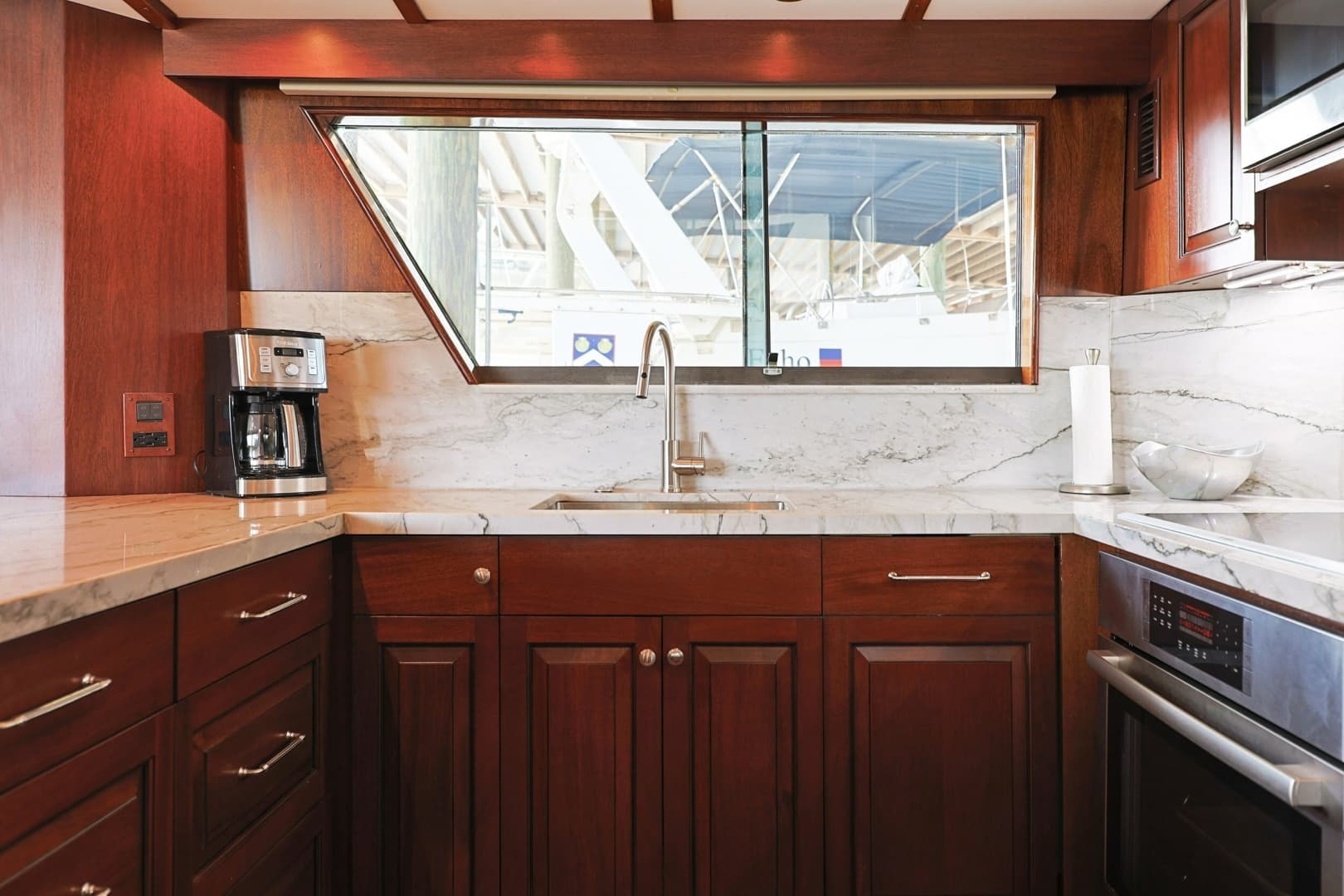 1989 Hatteras 74 Cockpit Motor Yacht