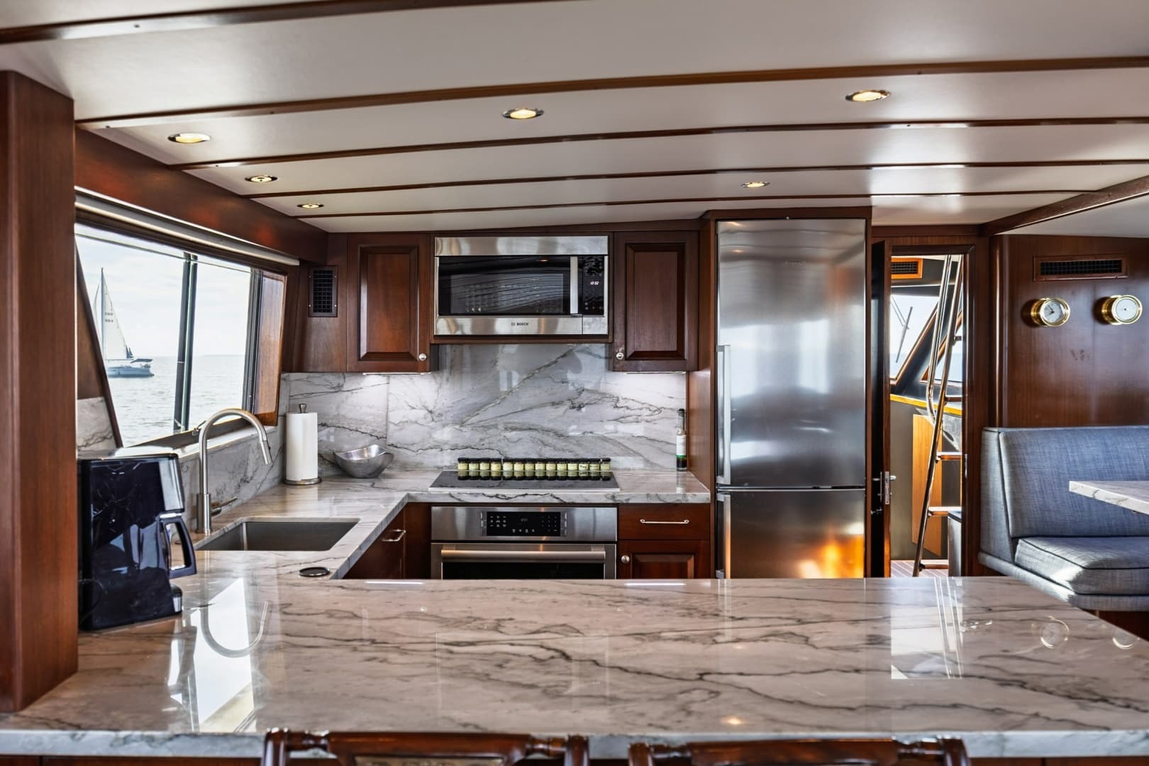 1989 Hatteras 74 Cockpit Motor Yacht