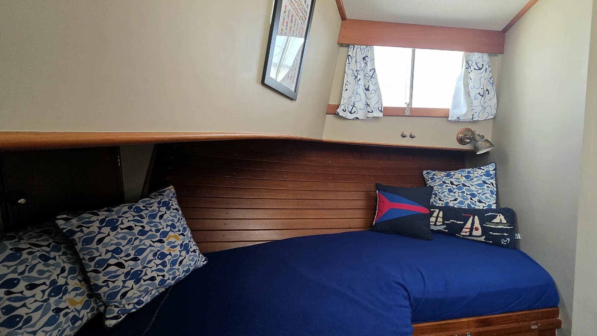 Guest V-Berth StateroomStarboard