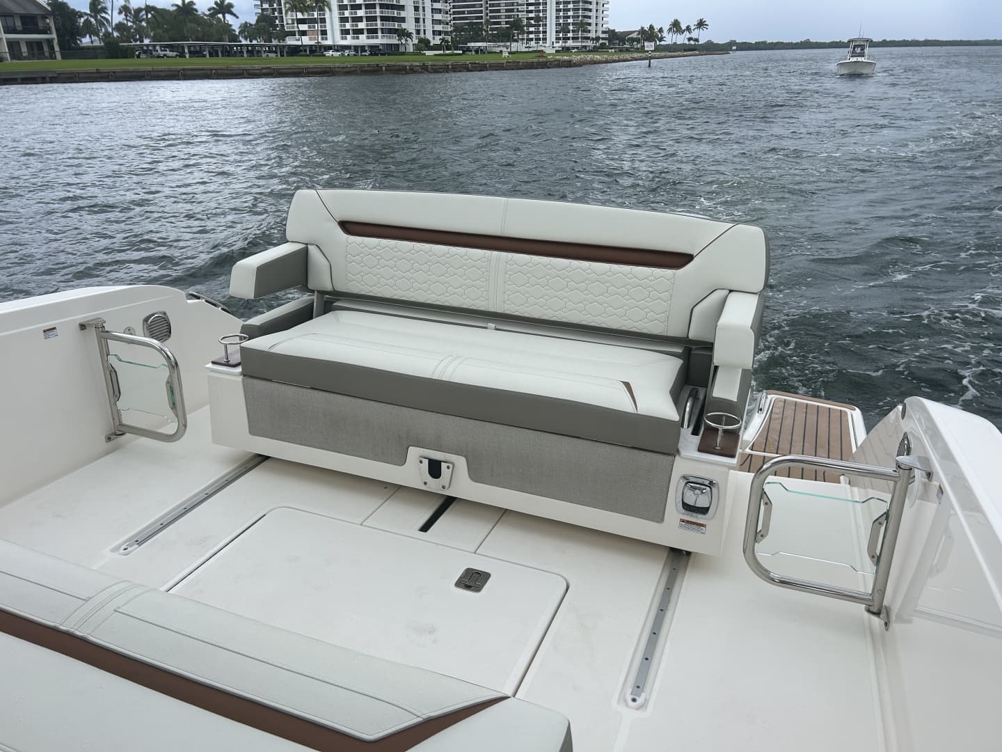 2023 Tiara Yachts 34 LS