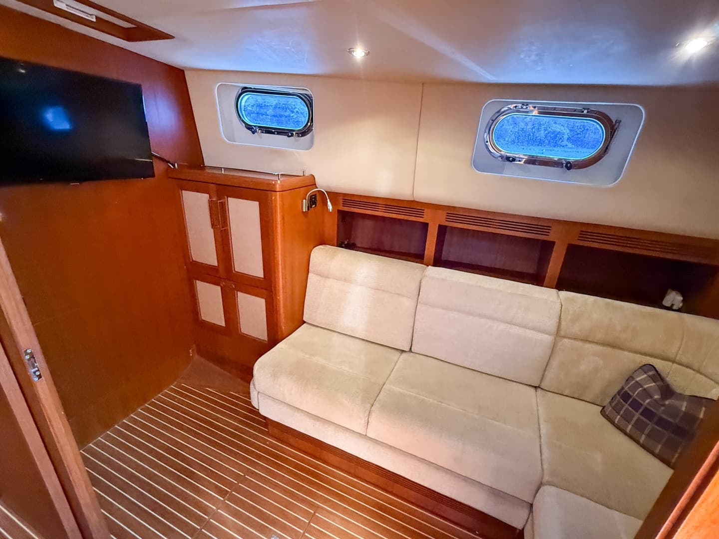 2008 Grand Banks 