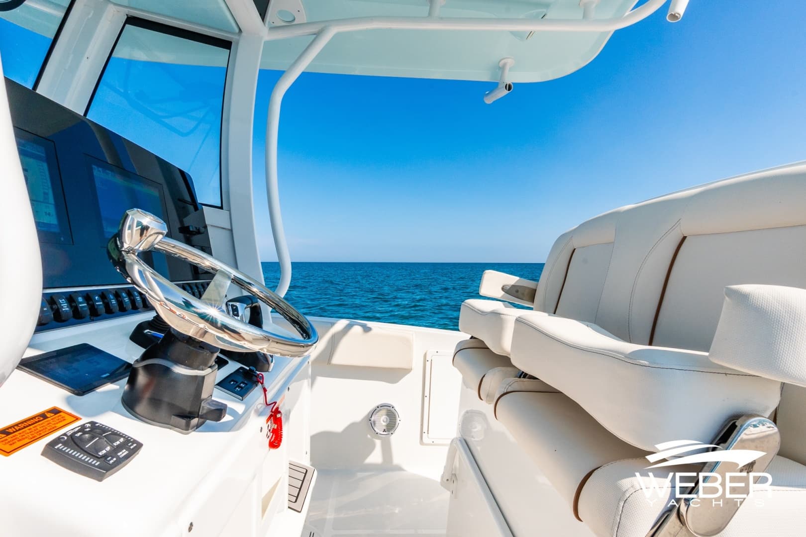 2022 Sea Hunt 305 Ultra SE