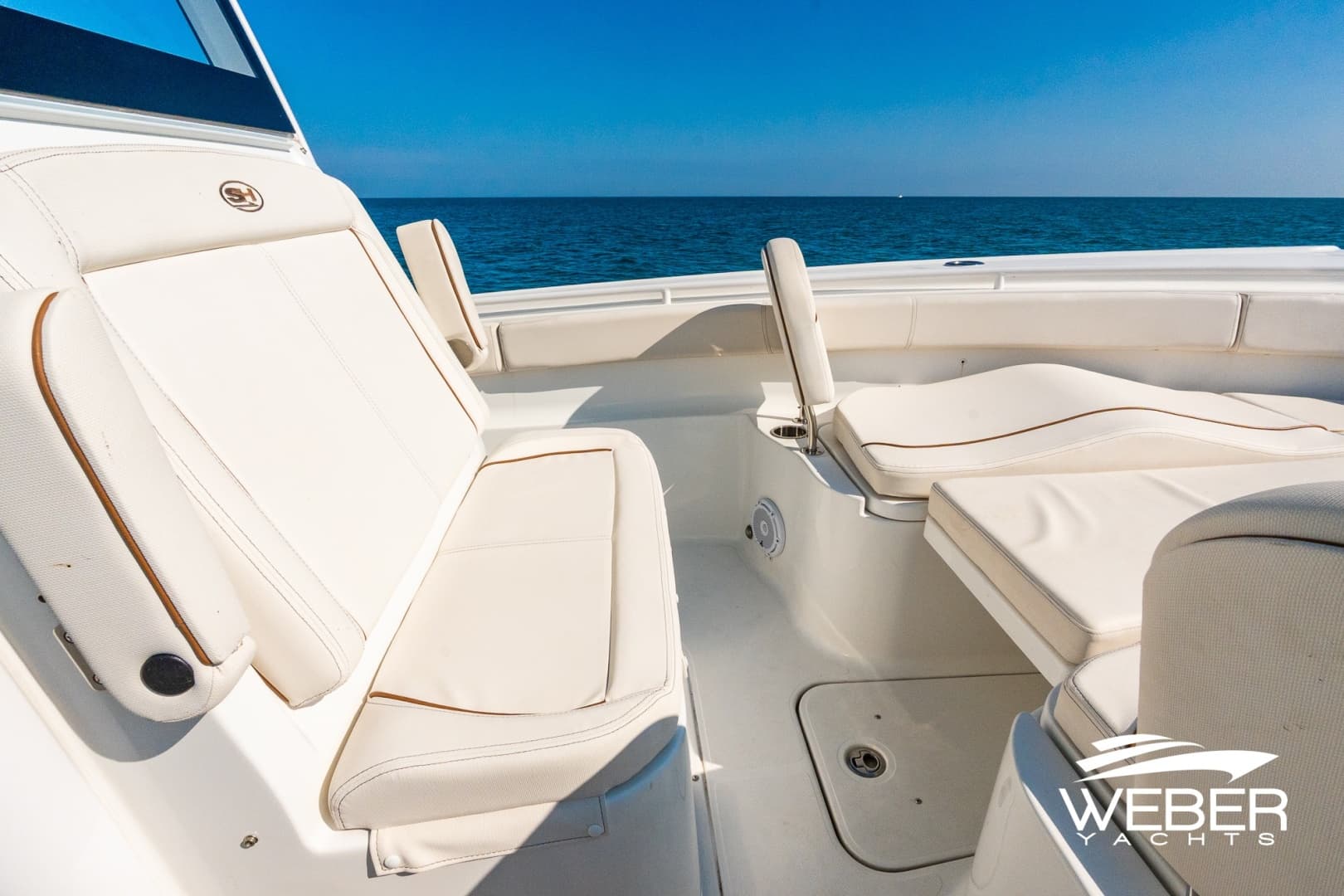 2022 Sea Hunt 305 Ultra SE