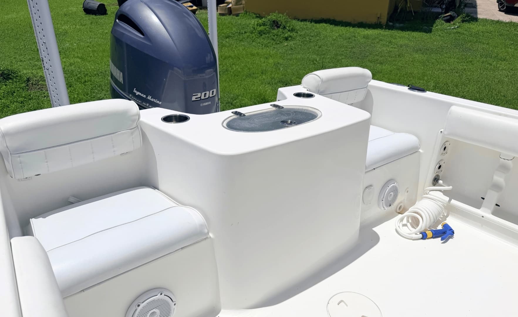 2017 Sea Hunt Ultra 229