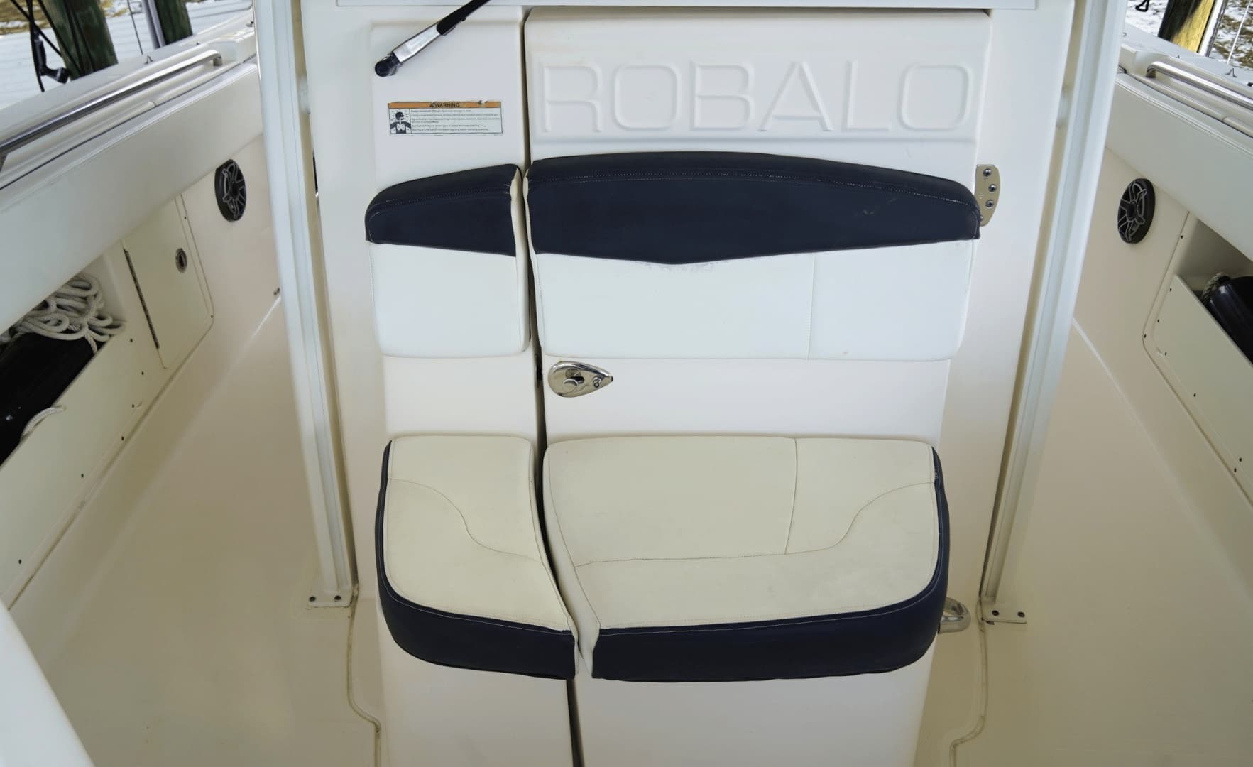 2020 Robalo 302
