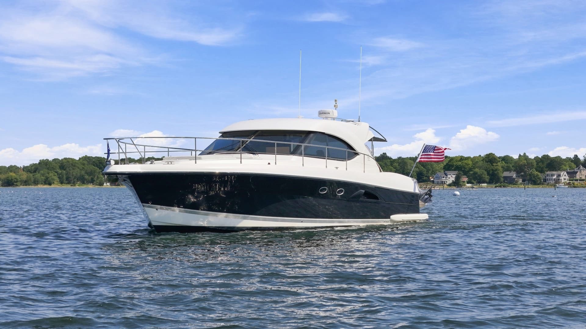 2009 Riviera 4700 Sport Yacht