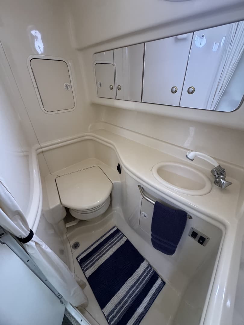 2004 Sea Ray 320 Sundancer