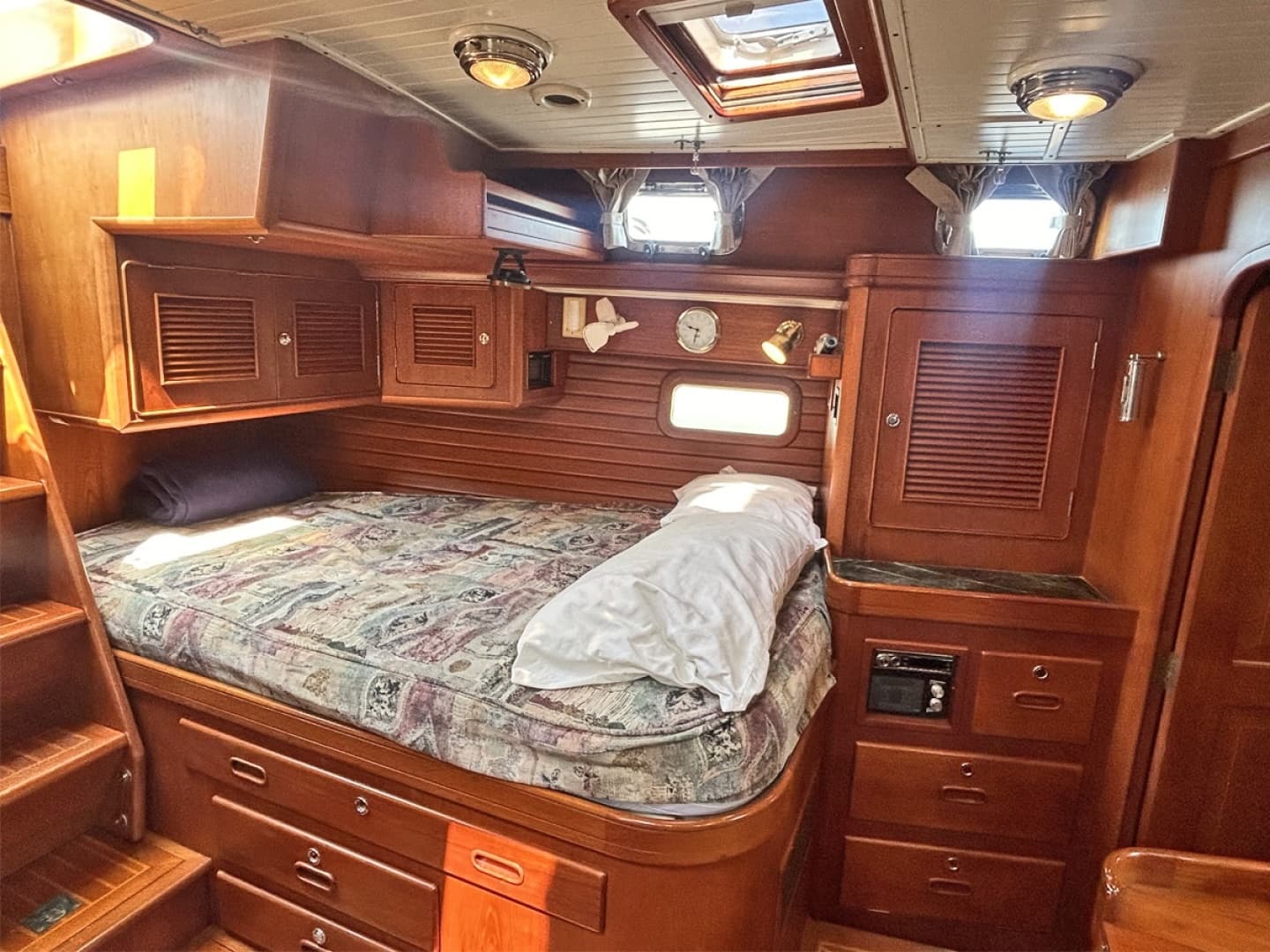 Owners Cabin Port