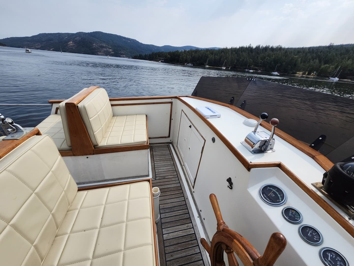 1974 Grand Banks 32