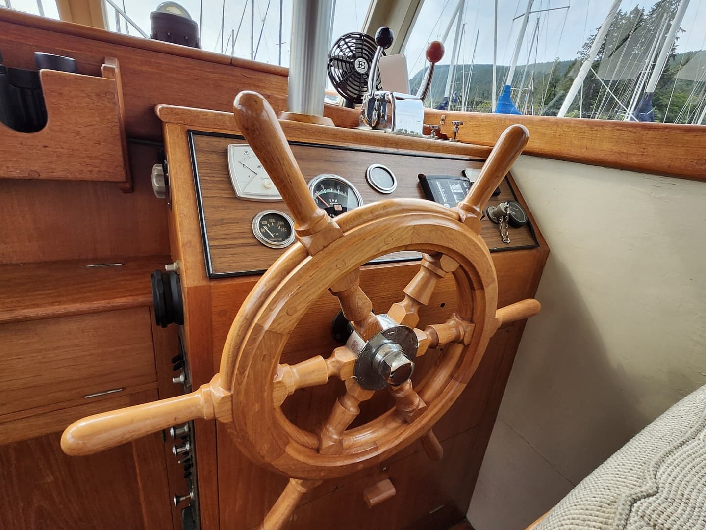 1974 Grand Banks 32