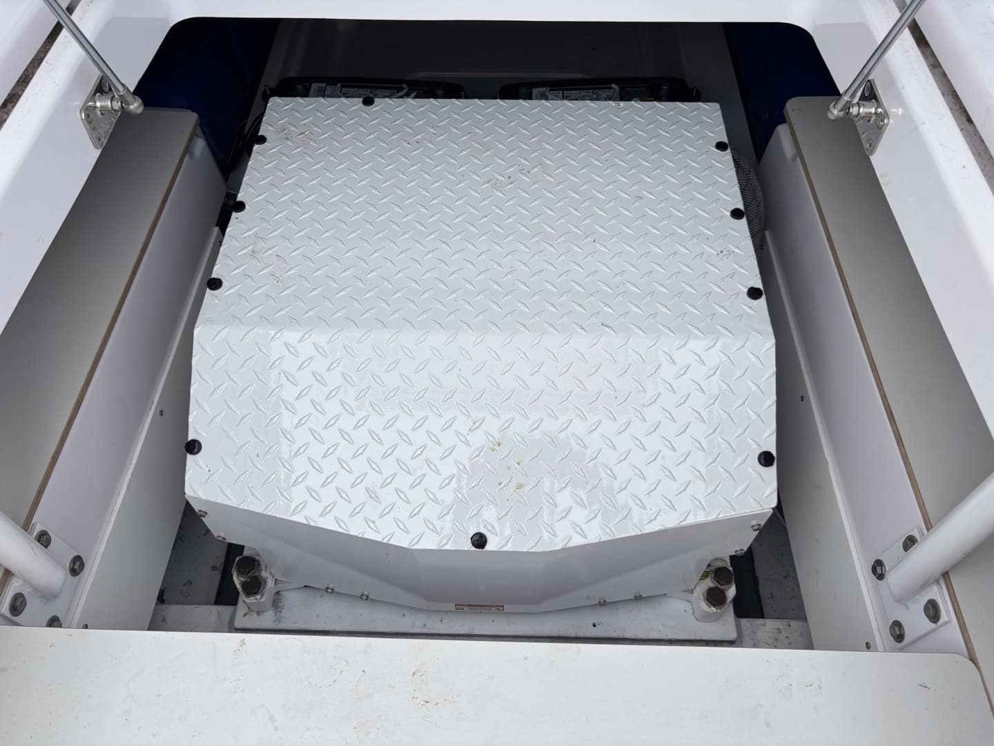 2023 Axopar 45 XC Cross Cabin