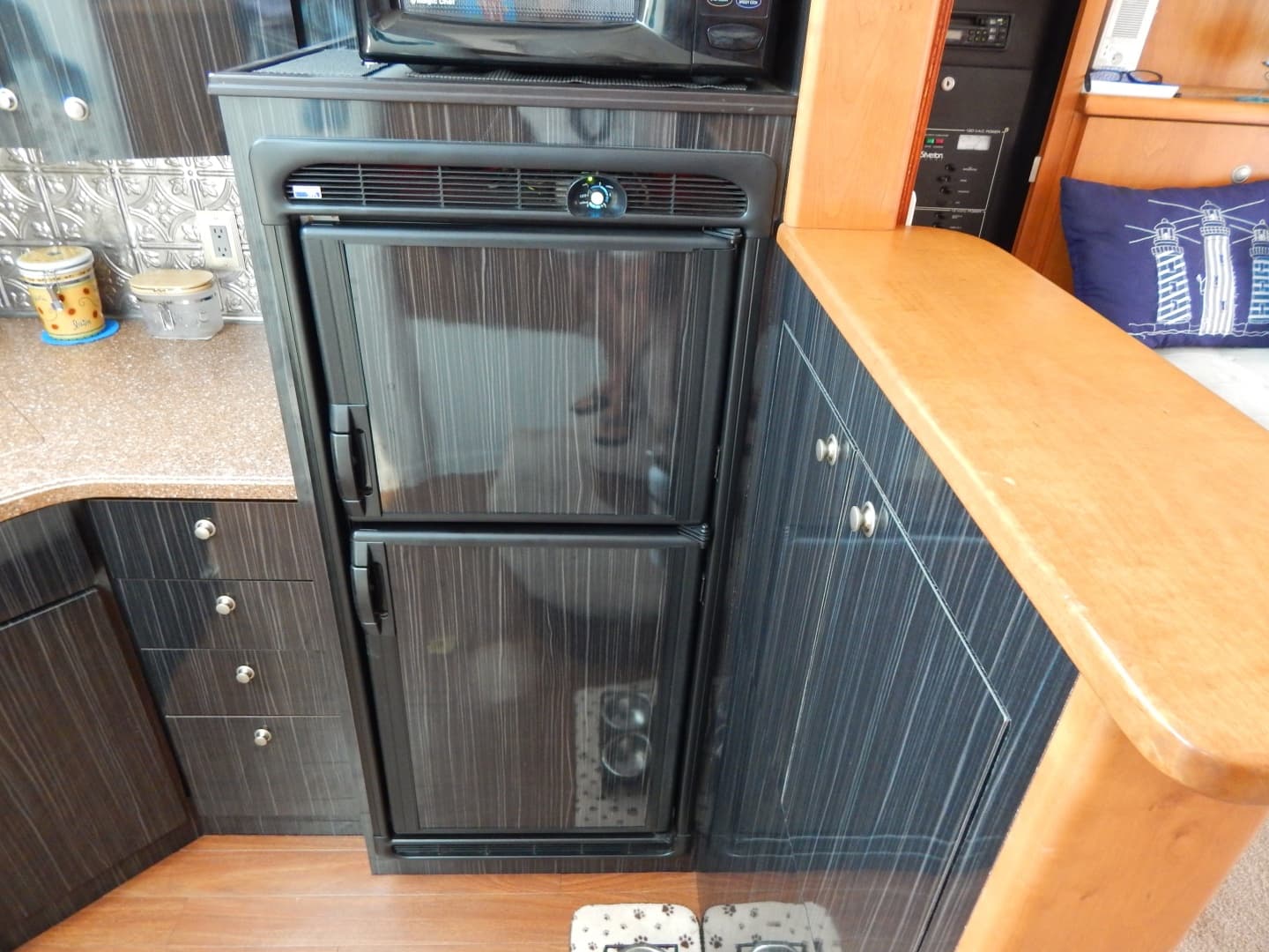 1996 Silverton 37 Convertible
