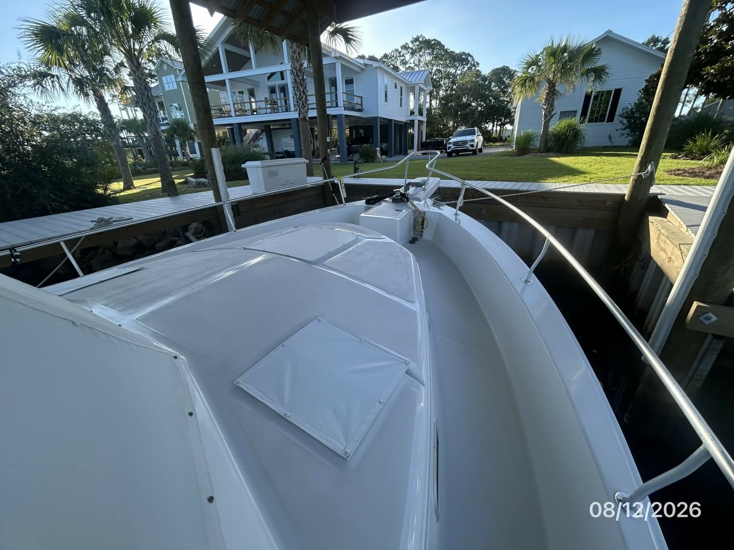 39' Mainship foredeck1