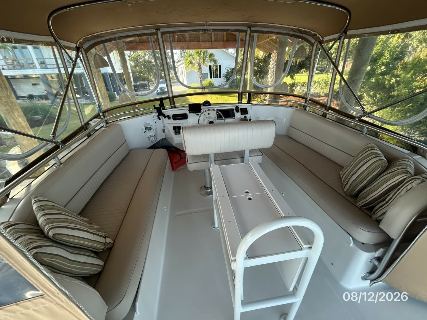39' Mainship flybridge forward