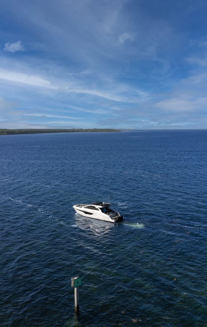 2021 Cruisers Yachts 42 GLS OB