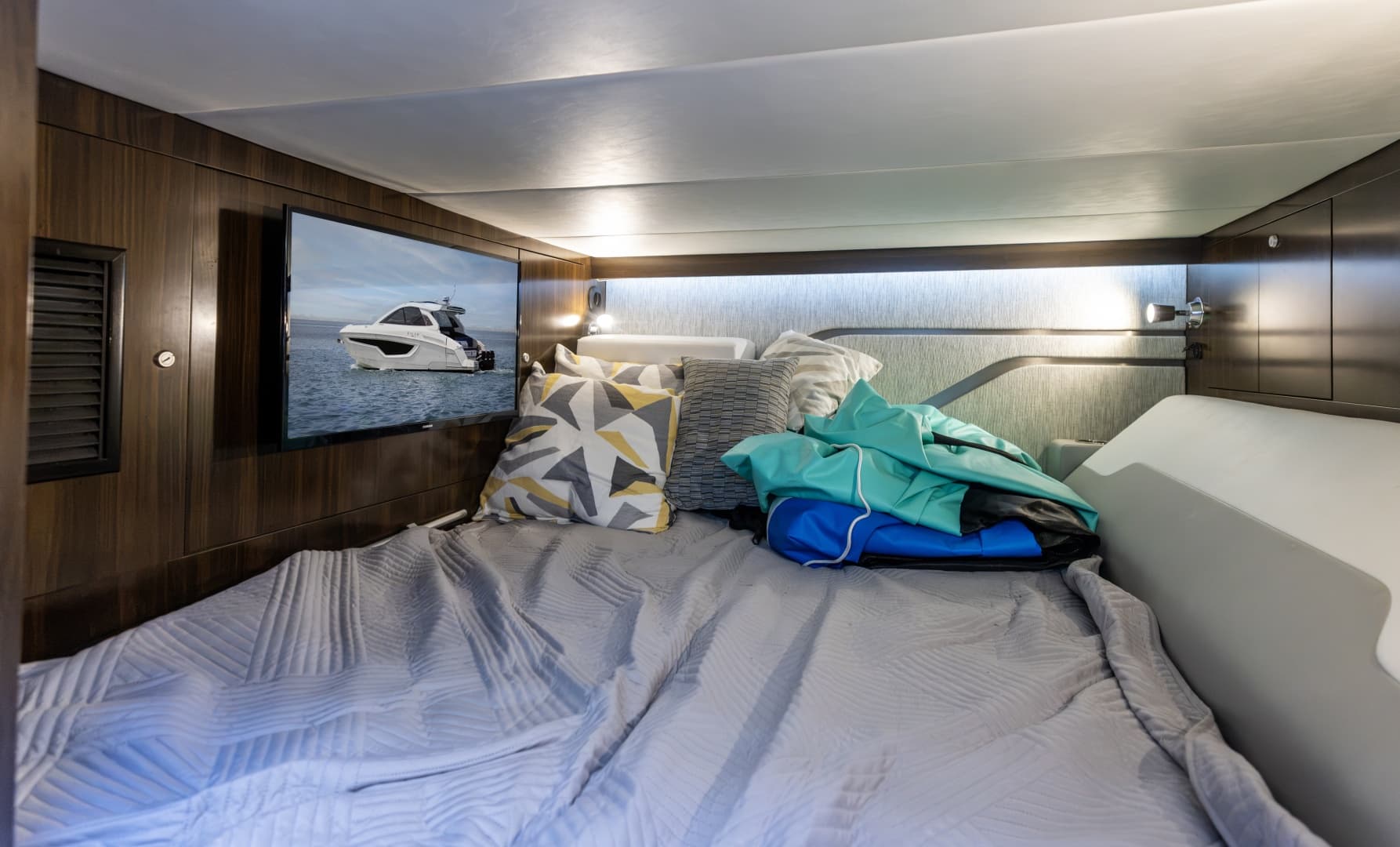 2021 Cruisers Yachts 42 GLS OB