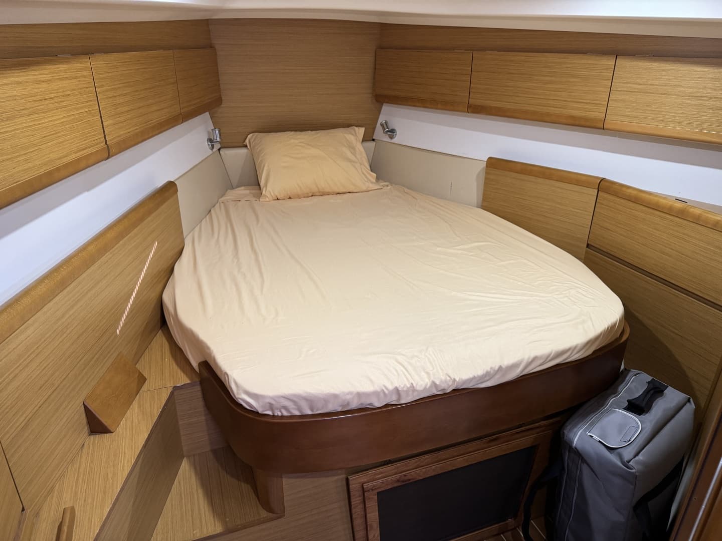 2008 Jeanneau 45DS