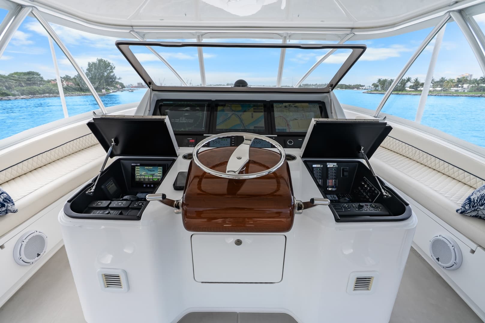 2024 Viking 72 Convertible