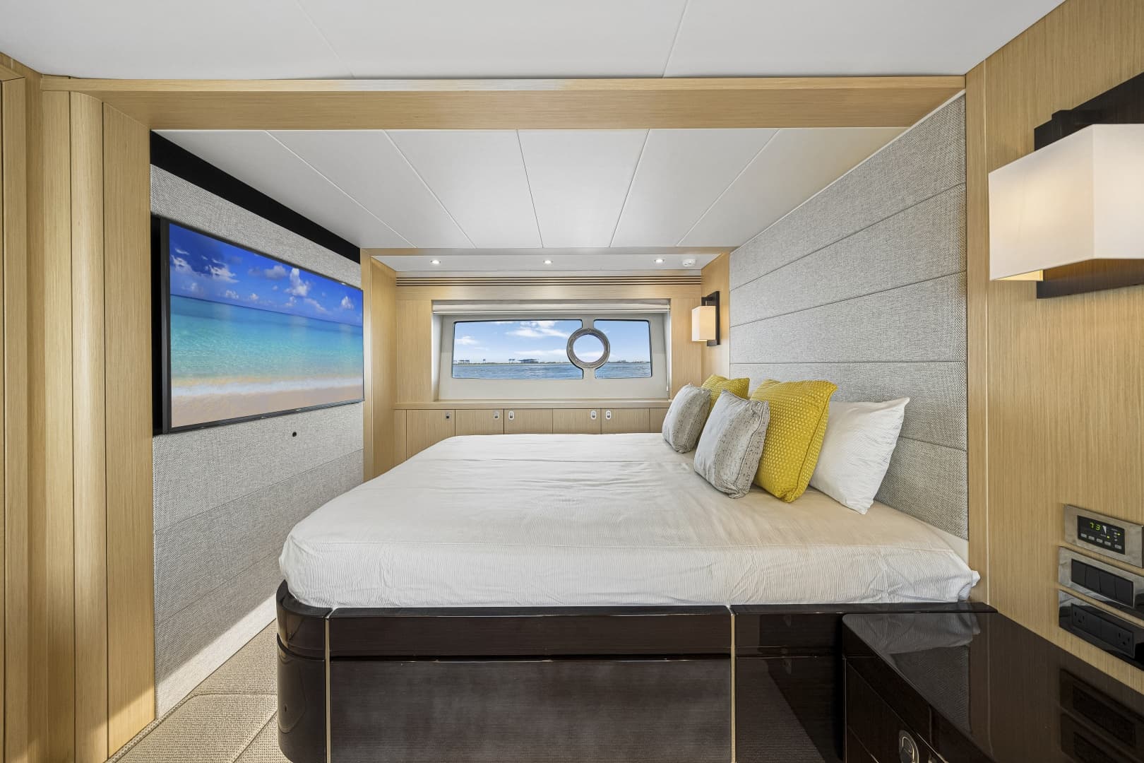 2017 Sunseeker 75 Yacht