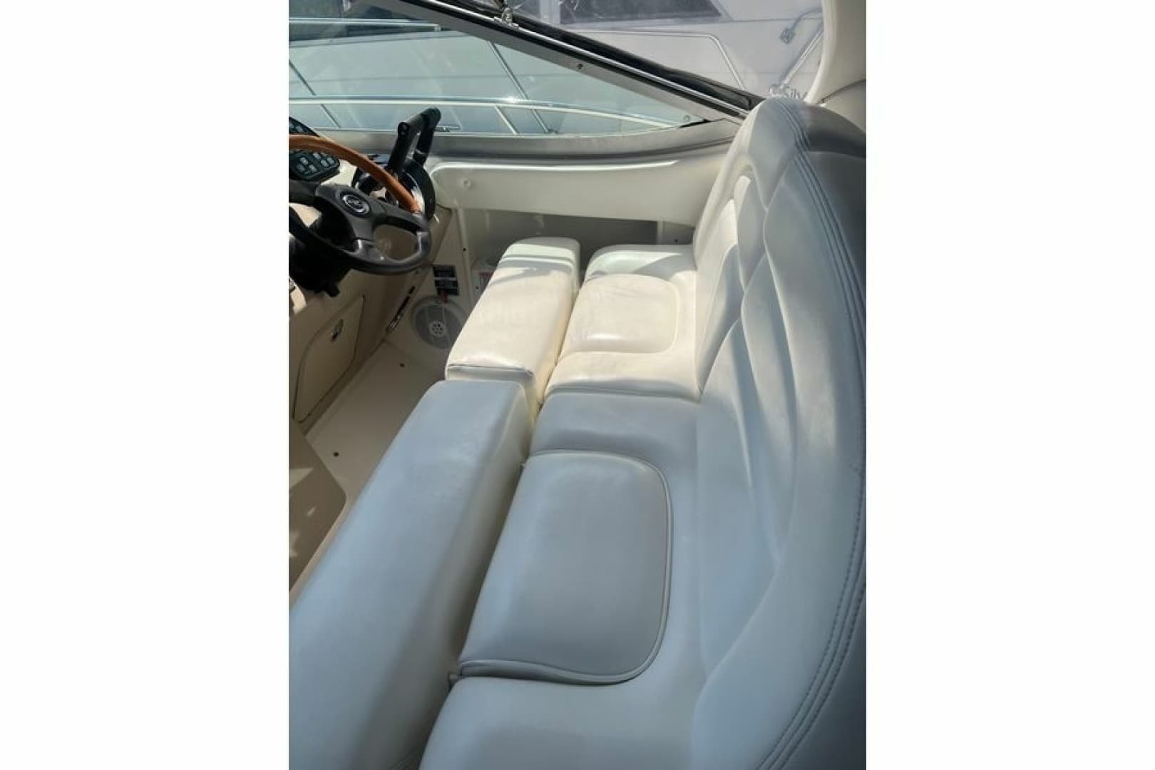 2004 Sea Ray 300 Sun Dancer