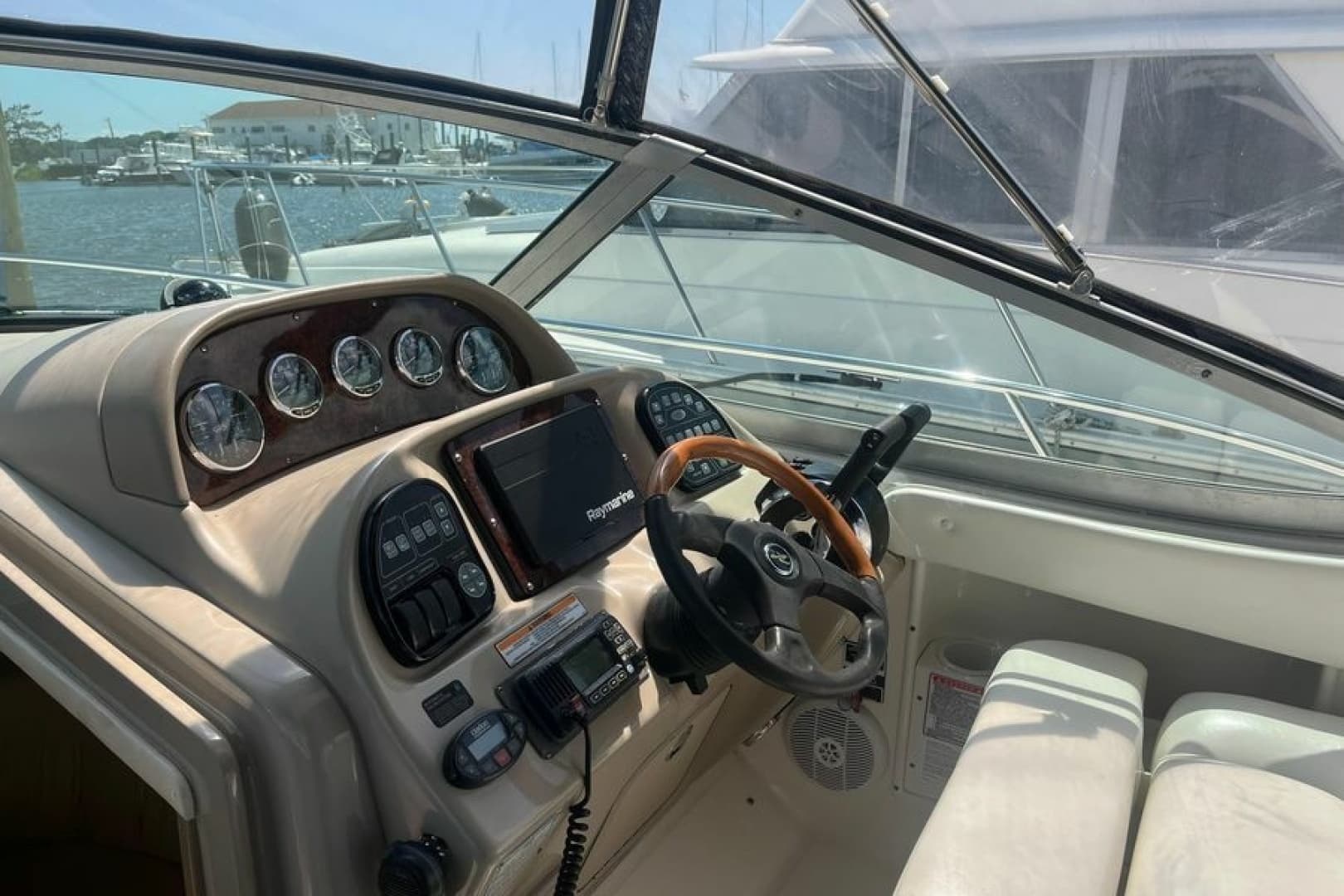 2004 Sea Ray 300 Sun Dancer
