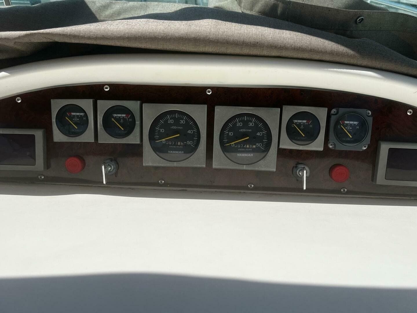 1997 Sea Ray 330 Express