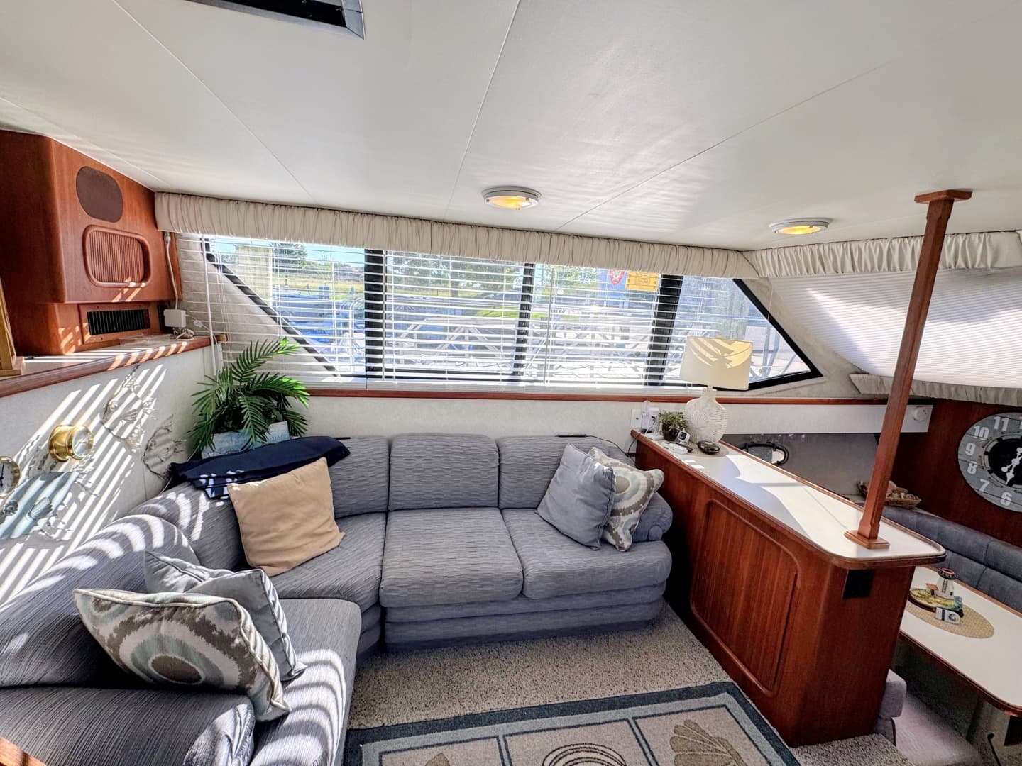 1991 Carver 3608 Aft Cabin Motor Yacht