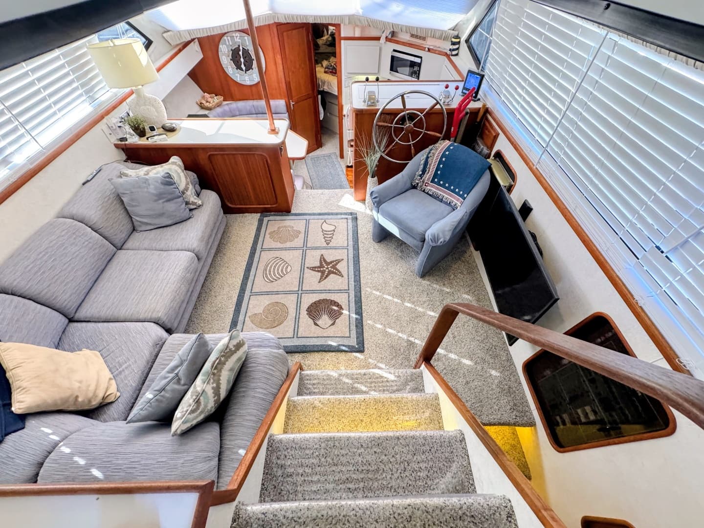 1991 Carver 3608 Aft Cabin Motor Yacht