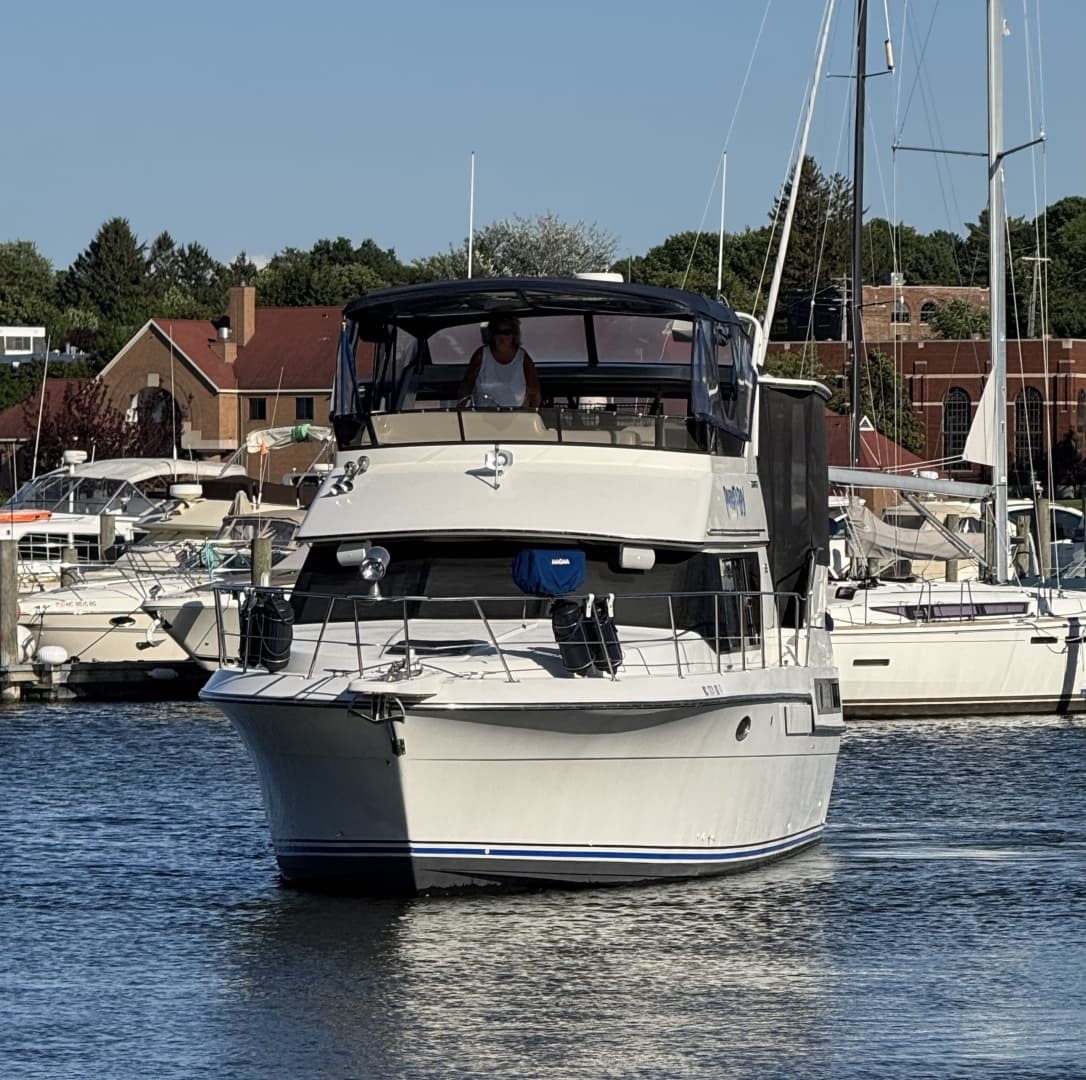 1991 Carver 3608 Aft Cabin Motor Yacht