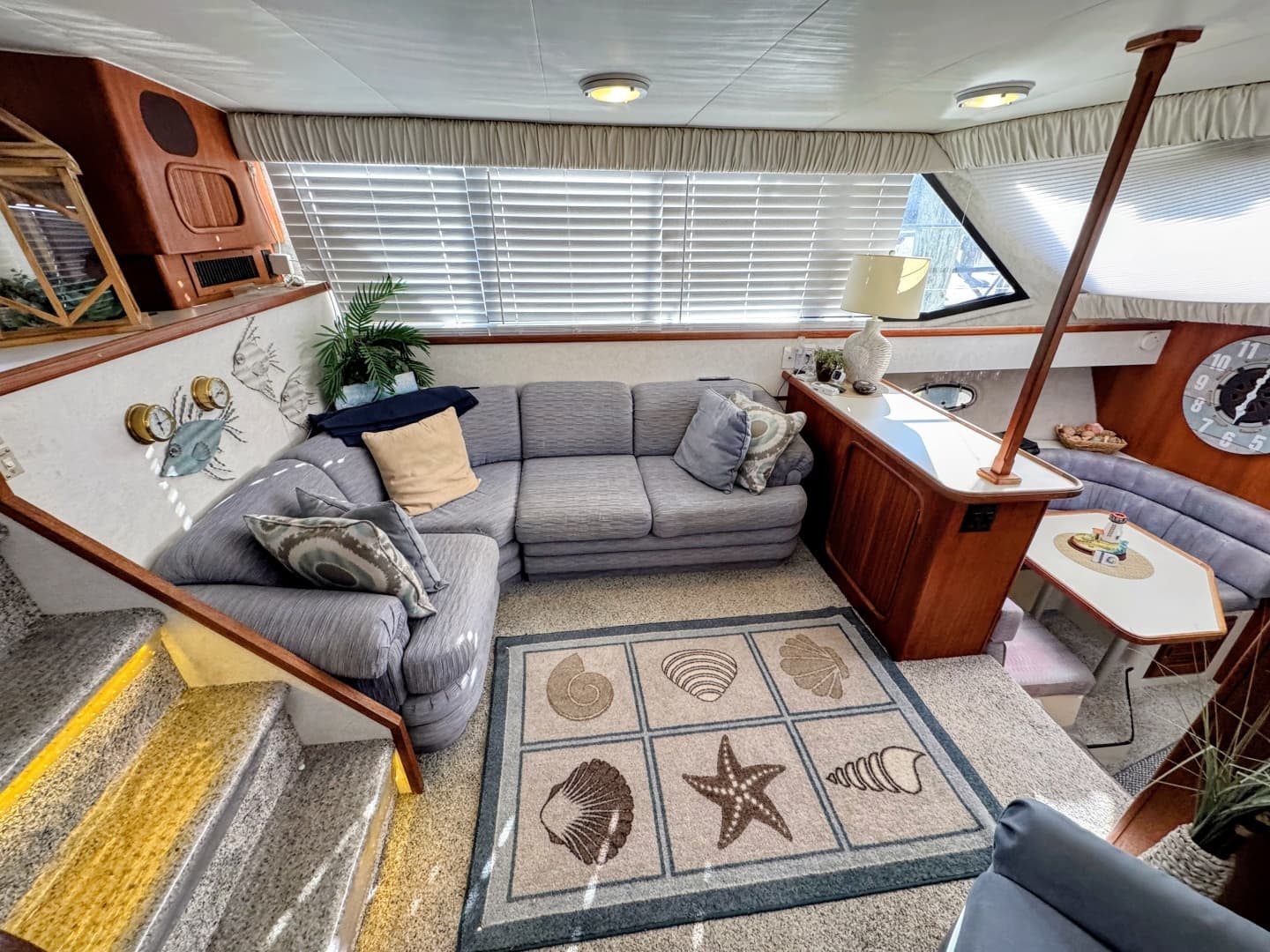 1991 Carver 3608 Aft Cabin Motor Yacht