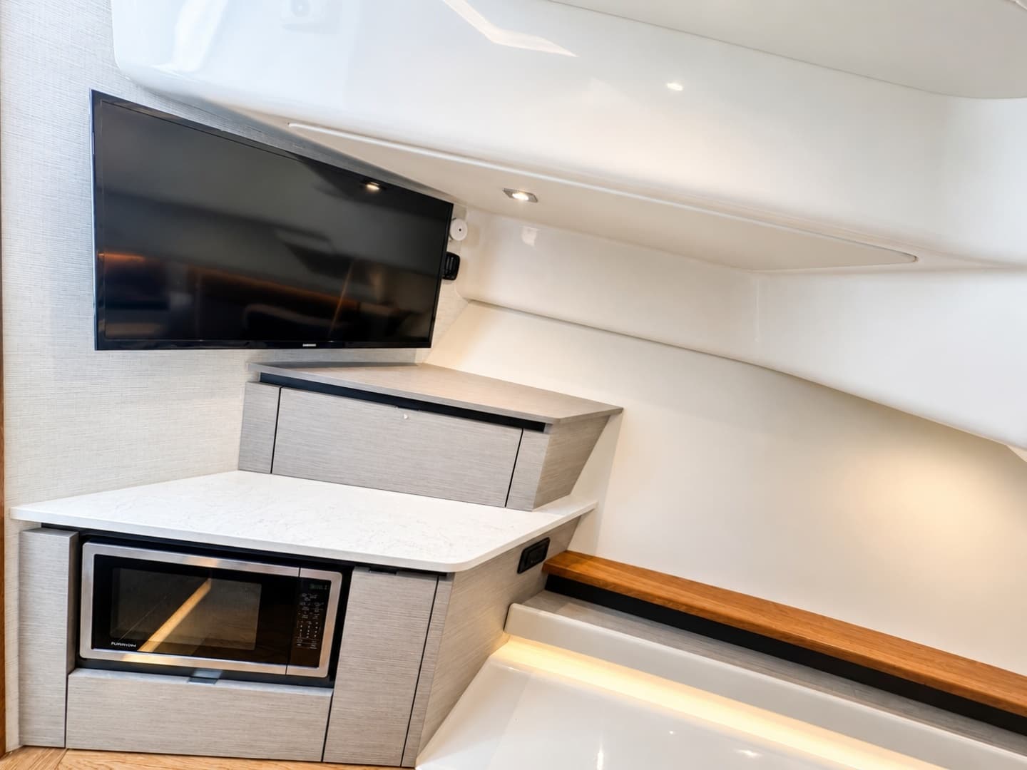 2024 Tiara Yachts 48 LS