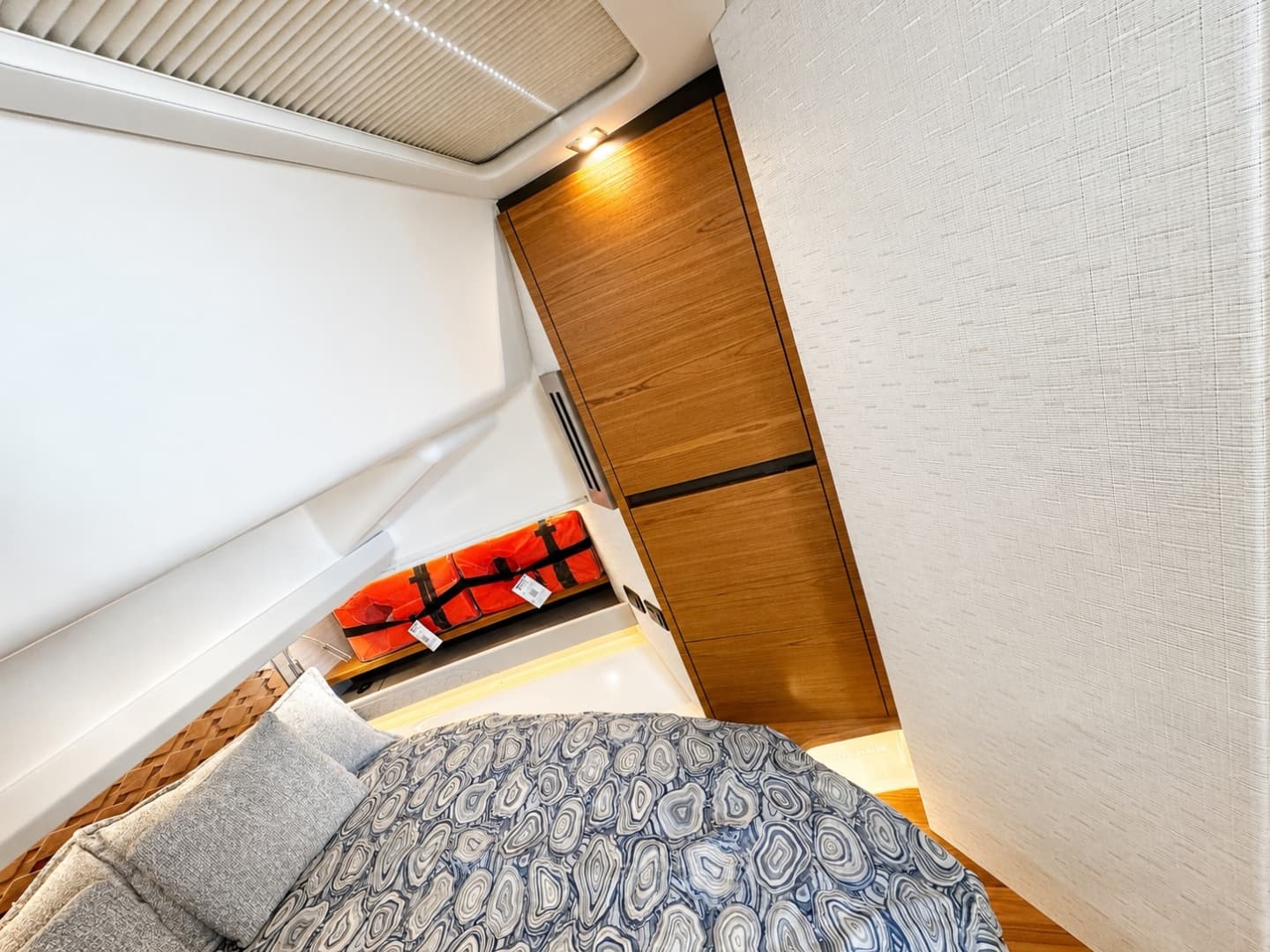 2024 Tiara Yachts 48 LS
