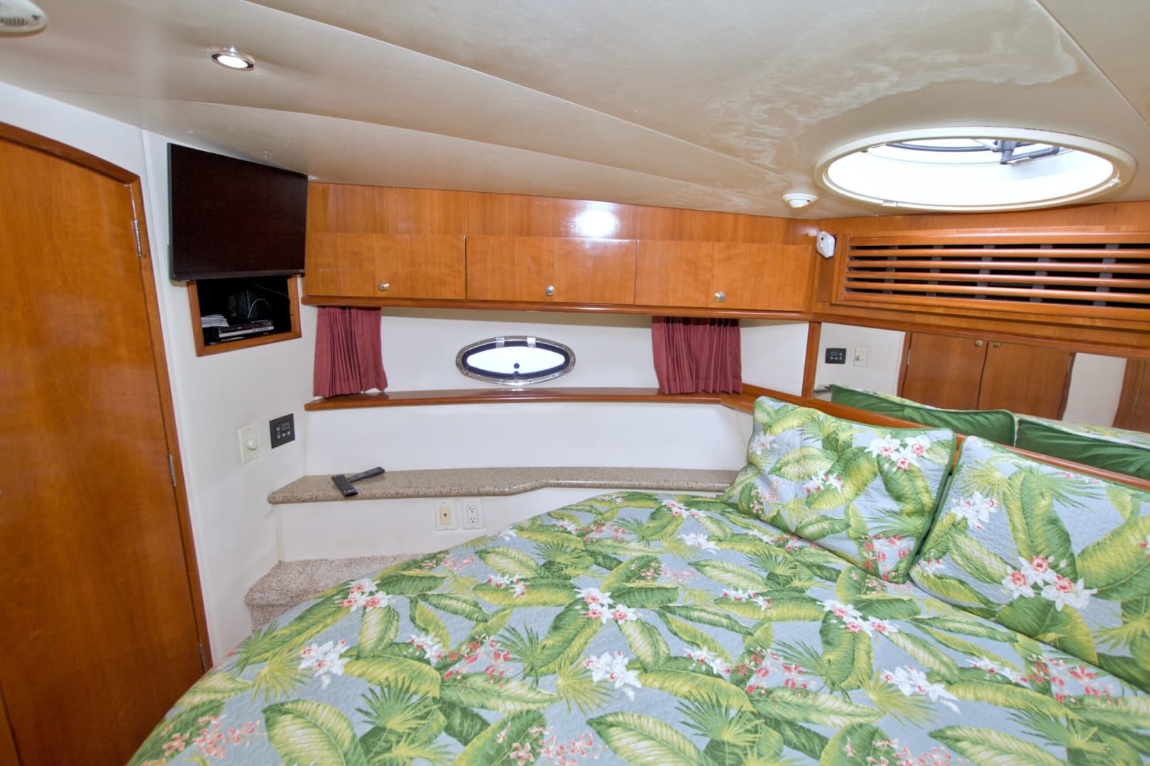 2001 Carver 466 Motor Yacht