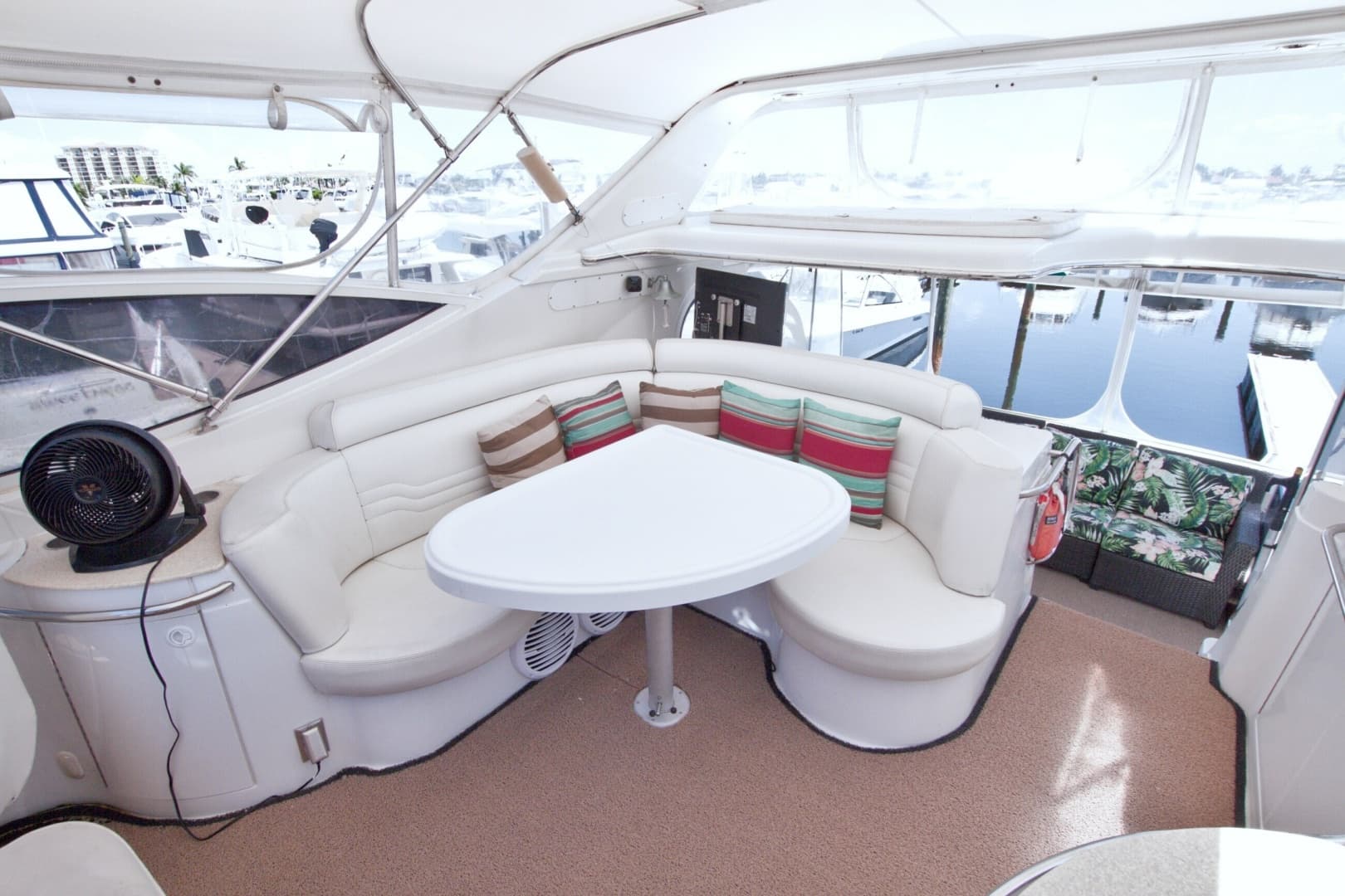 2001 Carver 466 Motor Yacht
