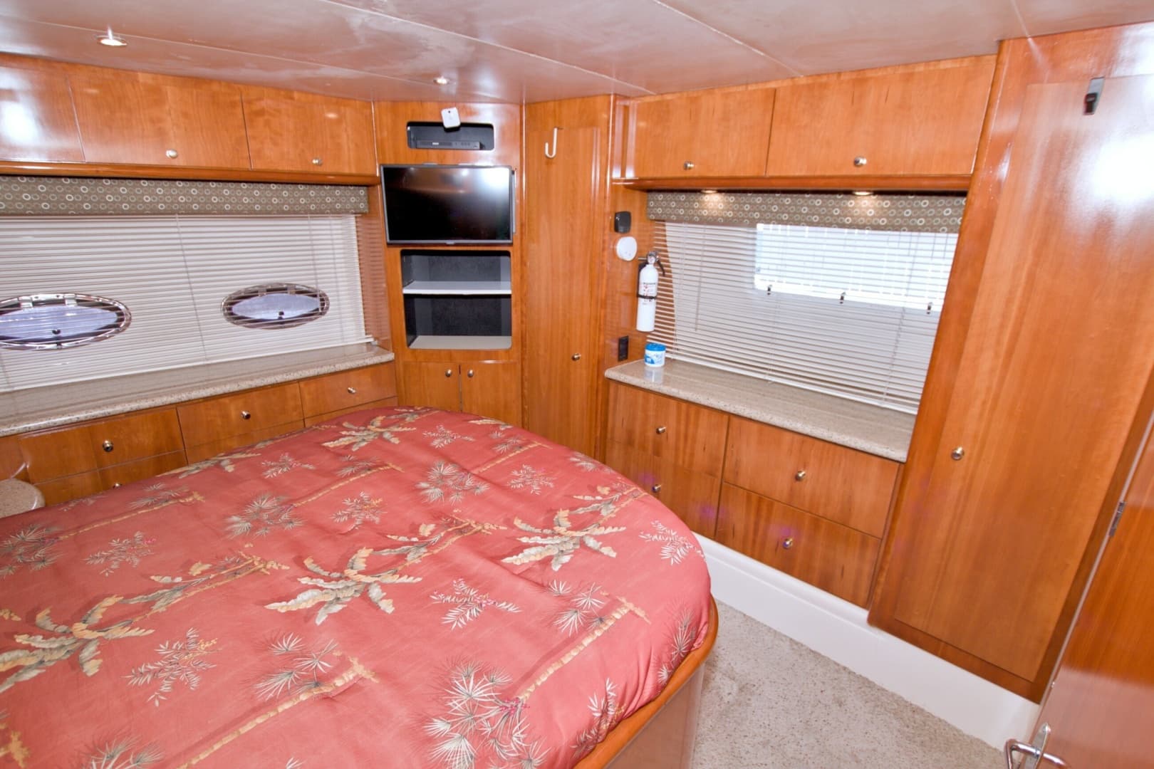 2001 Carver 466 Motor Yacht