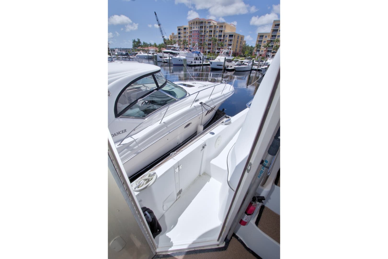 2001 Carver 466 Motor Yacht