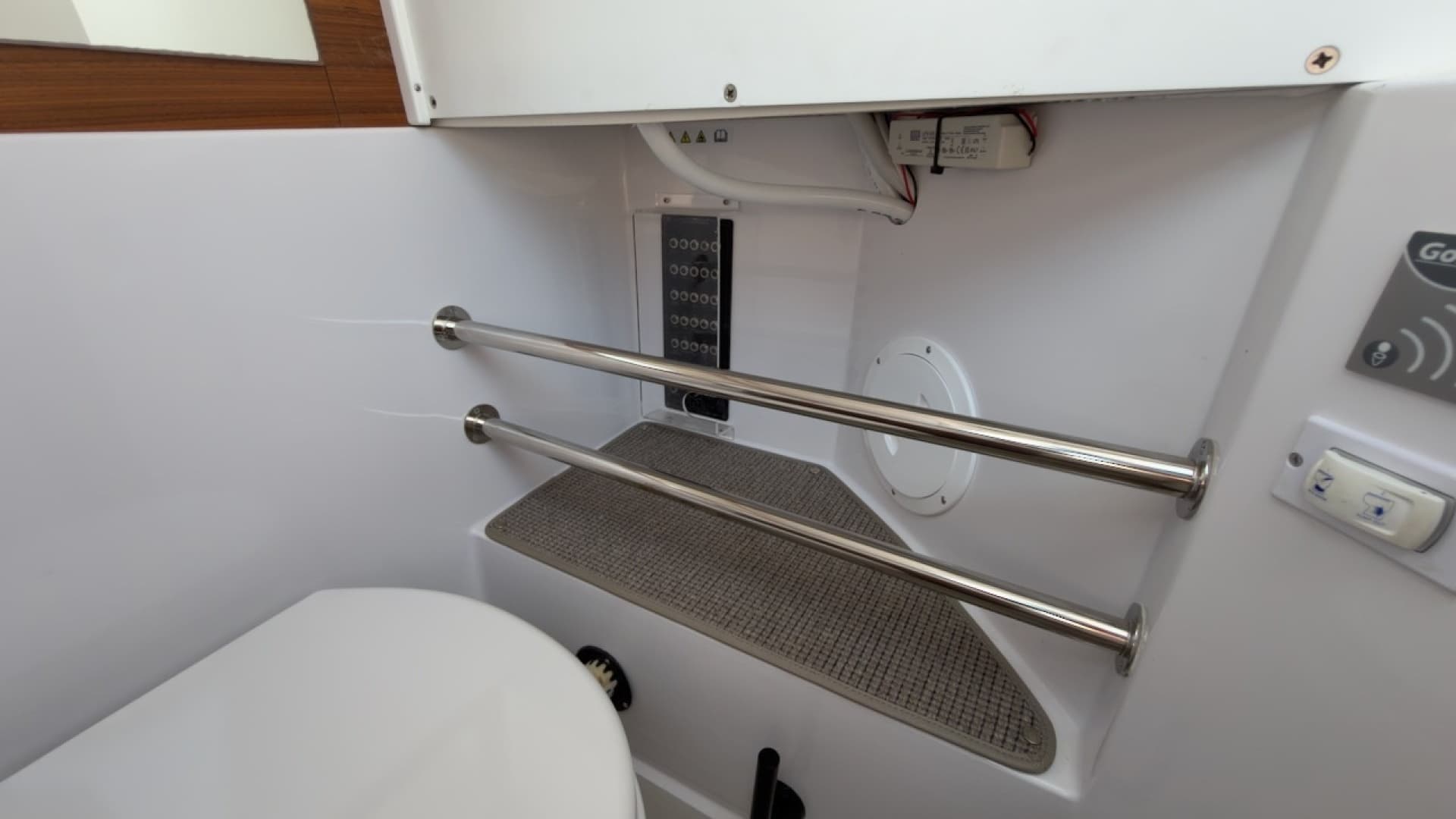 2023 Axopar 28 Cabin