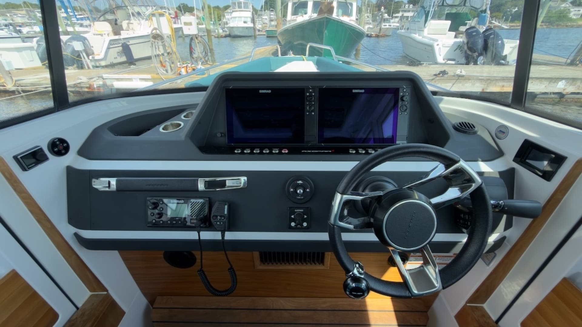 2023 Axopar 28 Cabin