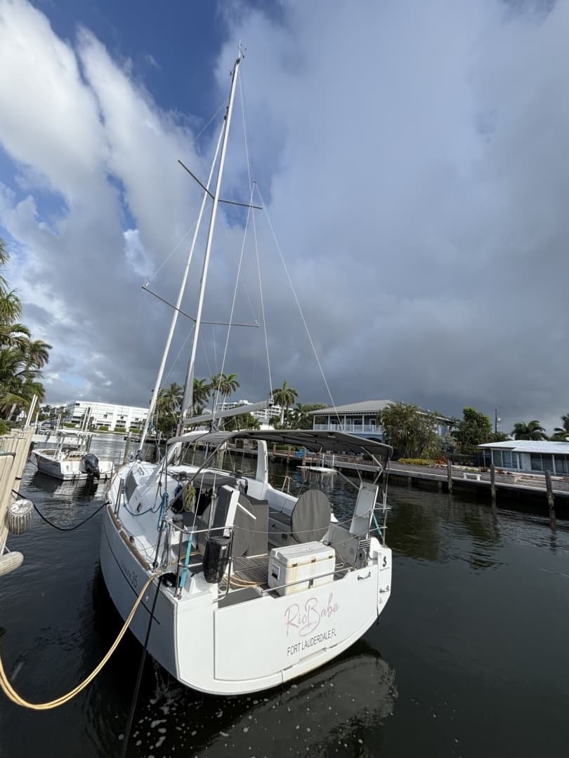 2015 Beneteau Oceanis 35