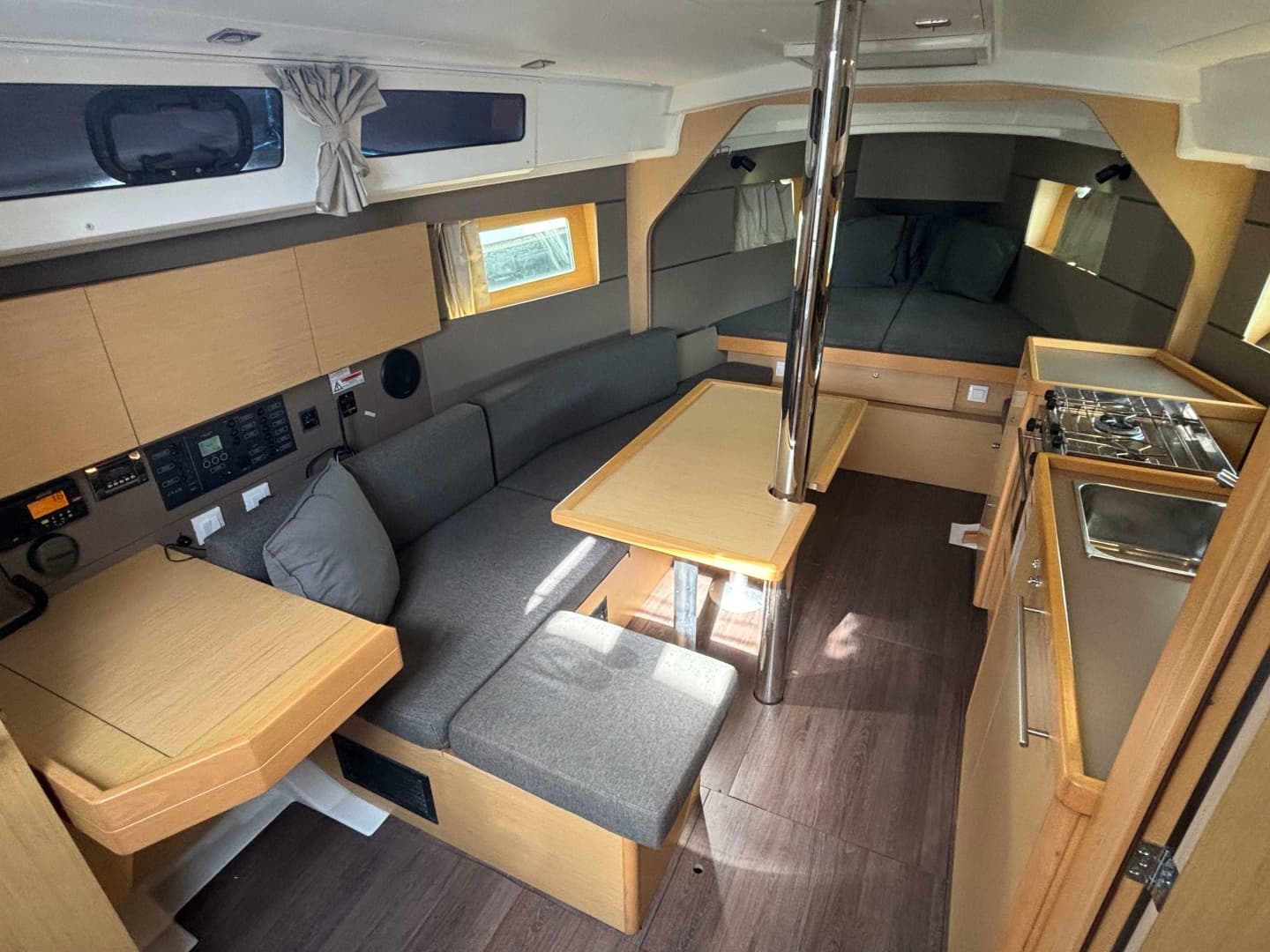 2015 Beneteau Oceanis 35
