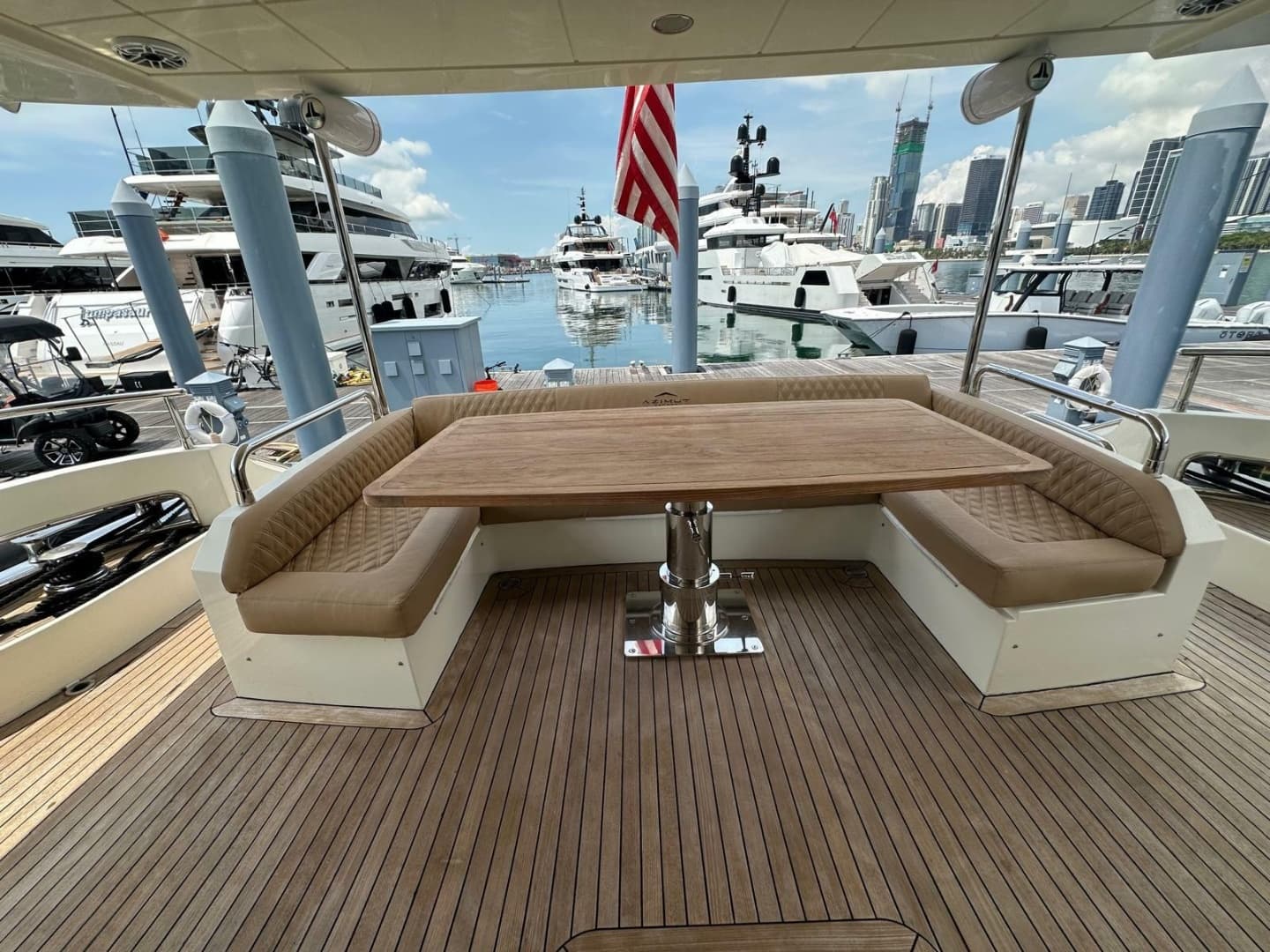 2010 Azimut 