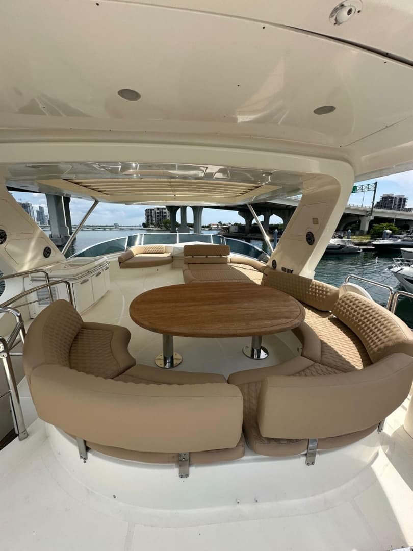 2010 Azimut 