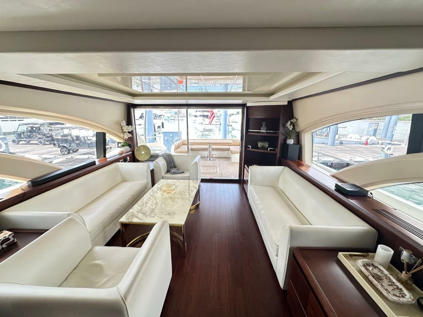 2010 Azimut 