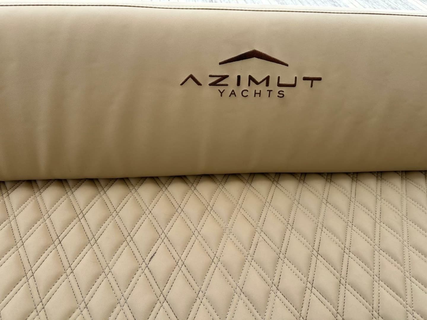 2010 Azimut 