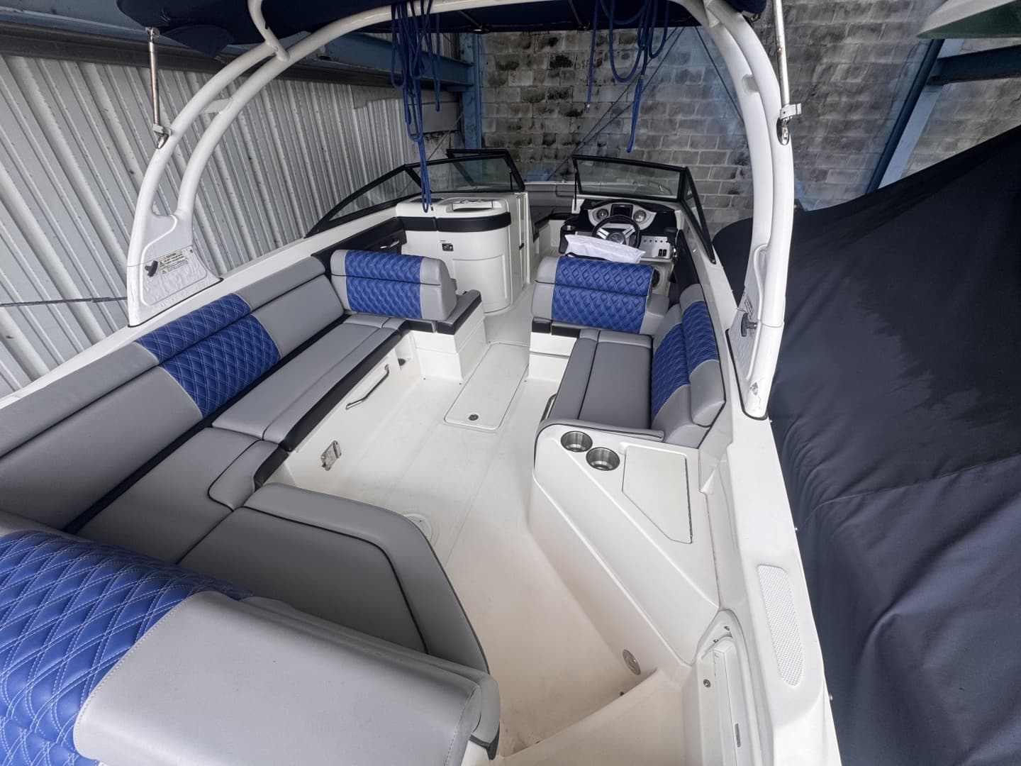 2016 Sea Ray 270 Sundeck