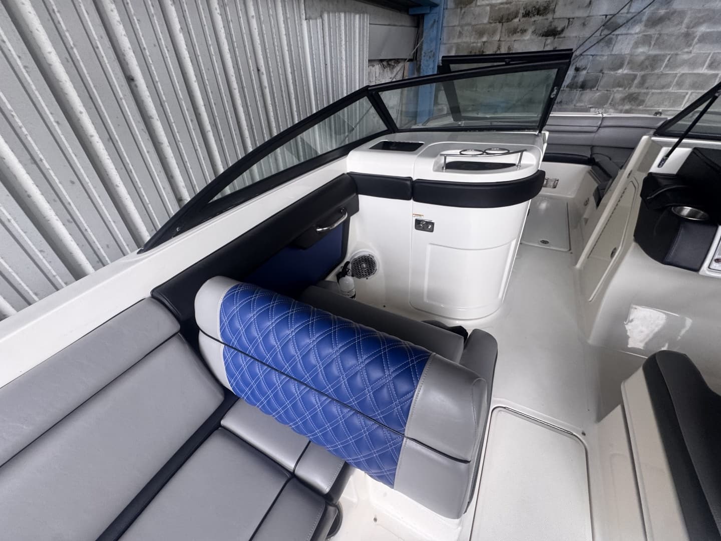 2016 Sea Ray 270 Sundeck