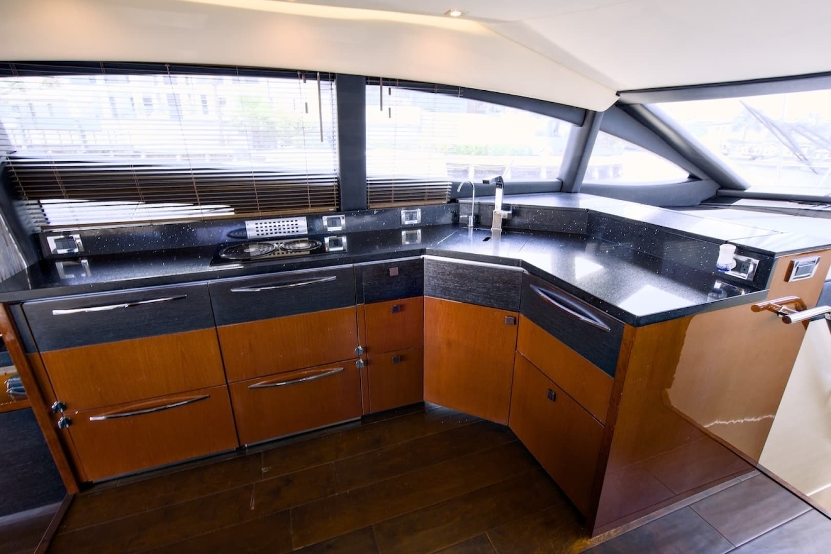 2017 Sea Ray L590 Flybridge
