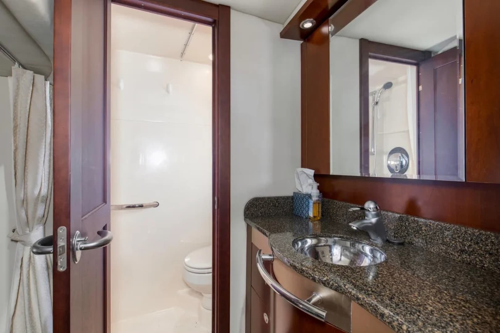 2006 Sea Ray 48 Sundancer