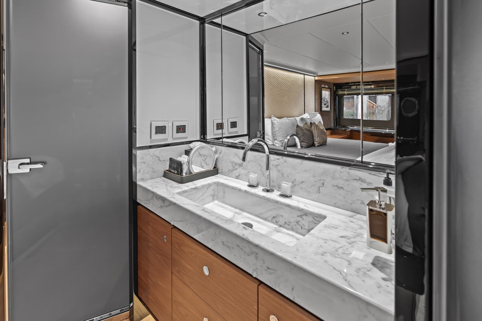 2023 Absolute Navetta 75